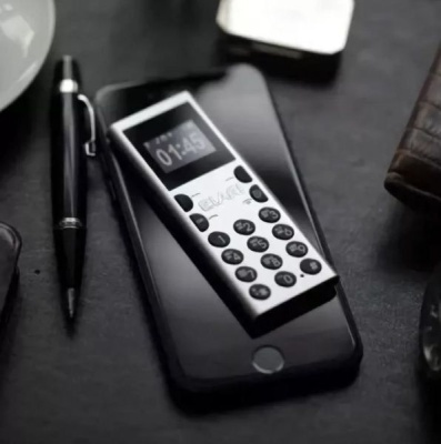 Телефон мобильный Elari NanoPhone C Silver