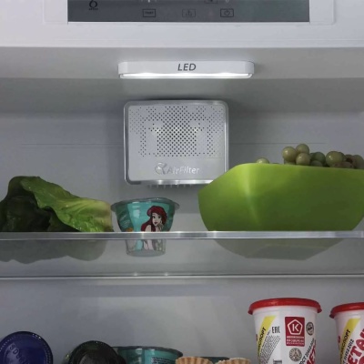 Холодильник встраиваемый Whirlpool SP40 800 EU 1